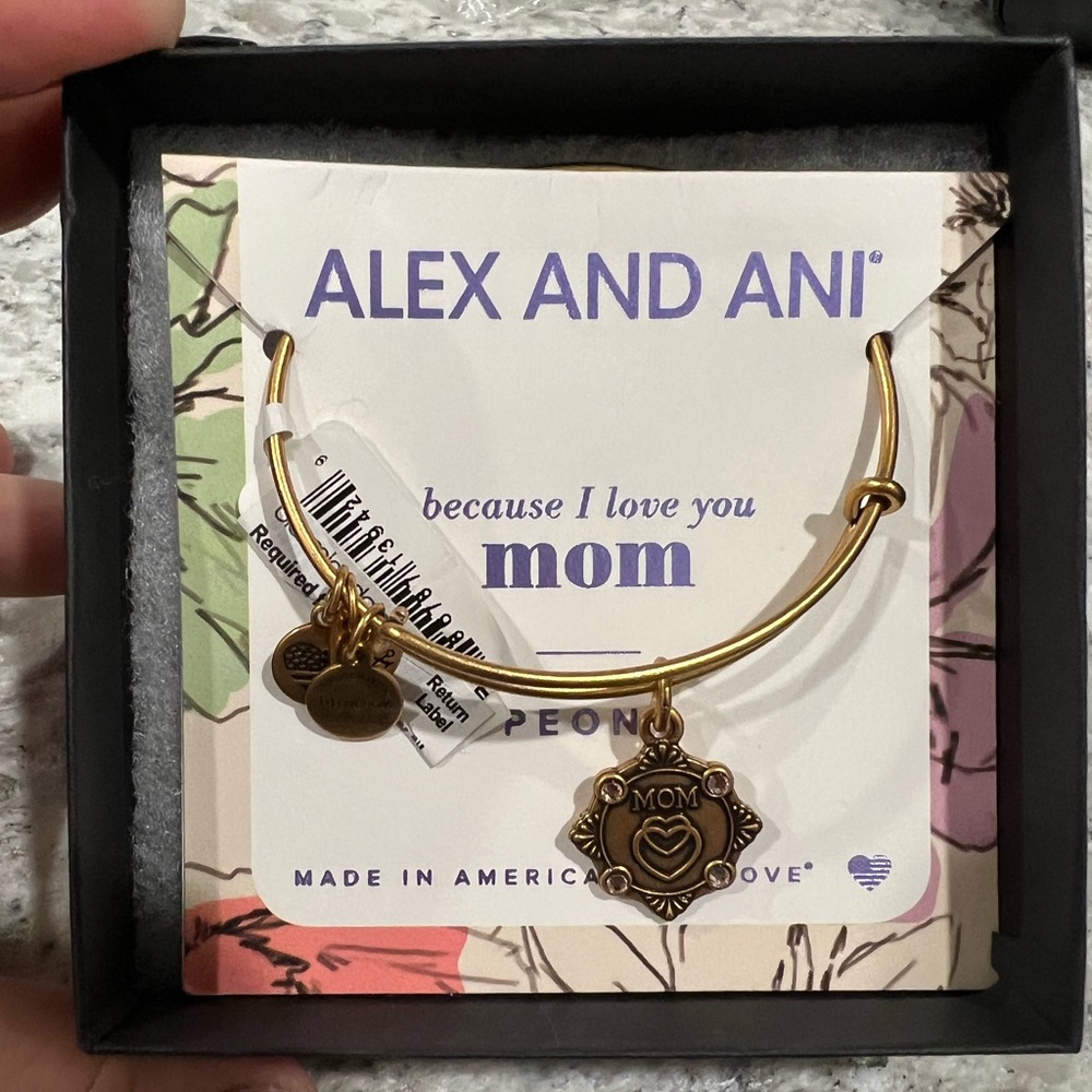 Alex and Ani BECAUSE I LOVE YOU III *Mom Bracelet* GOLD Expandable Bangle